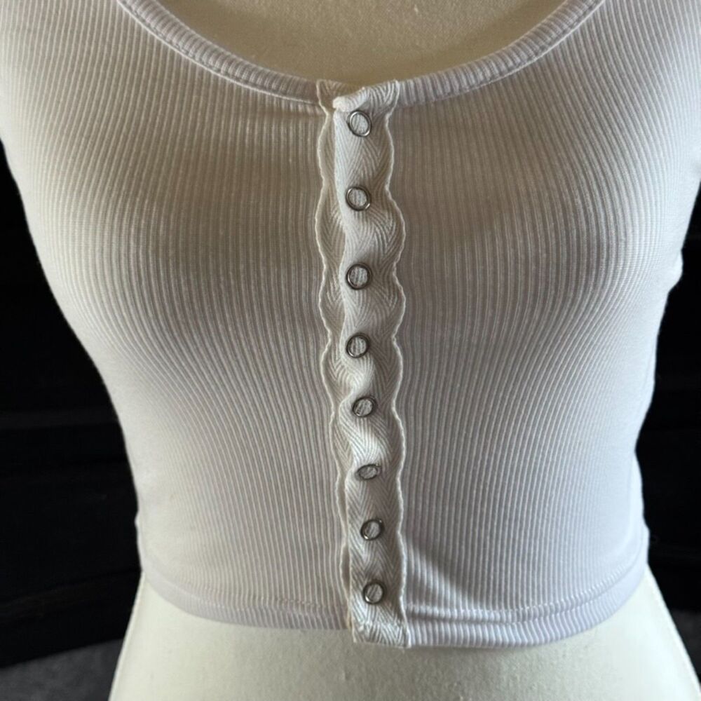 White Ribbed Snap Button Crop Top Small - Picture 4 of 4